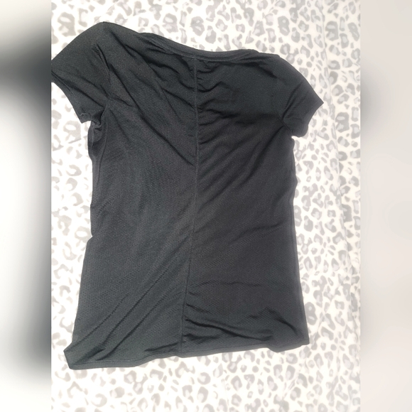 Under Armour Woman's M Dry Workout Shirt - Picture 3 of 3